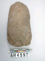 藏品(小型舌刃打製石斧)的圖片